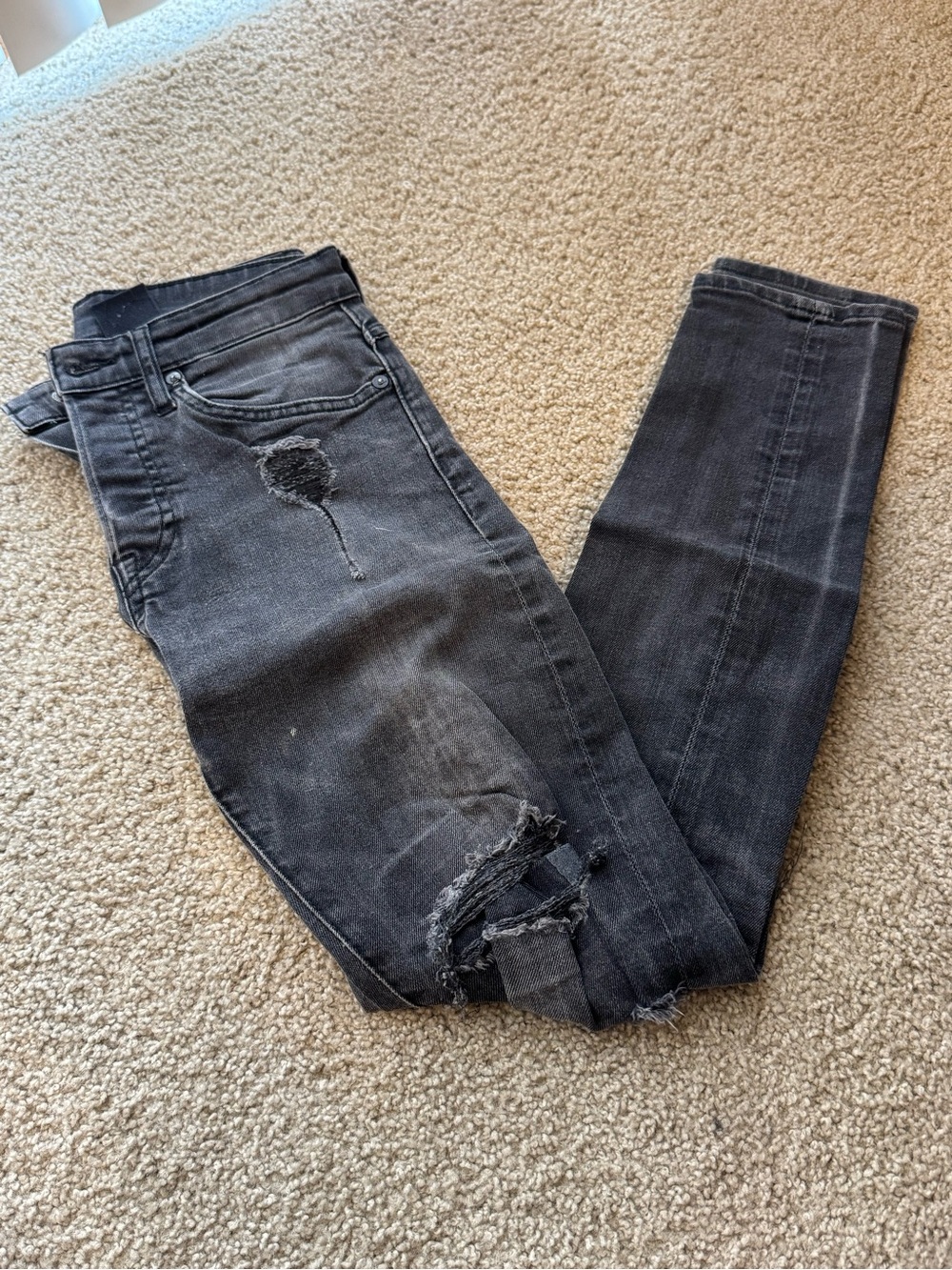 H&M Men’s Black Distressed Skinny Jeans